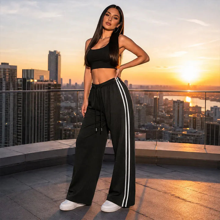 Adorielle - Pantalon large à bandes latérales