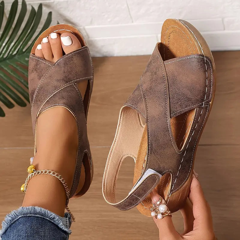 Lacey - Sandales confort à brides croisées