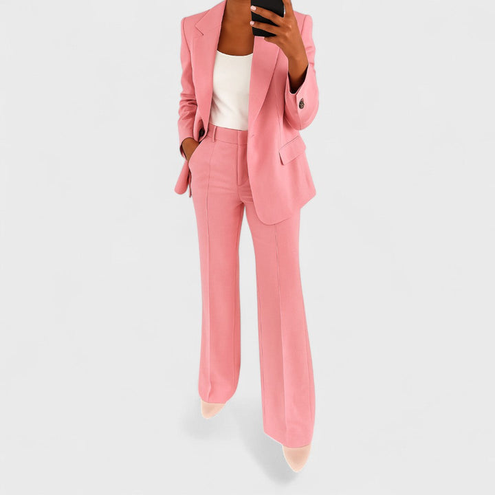 Estevia - Tailleur pantalon à un bouton