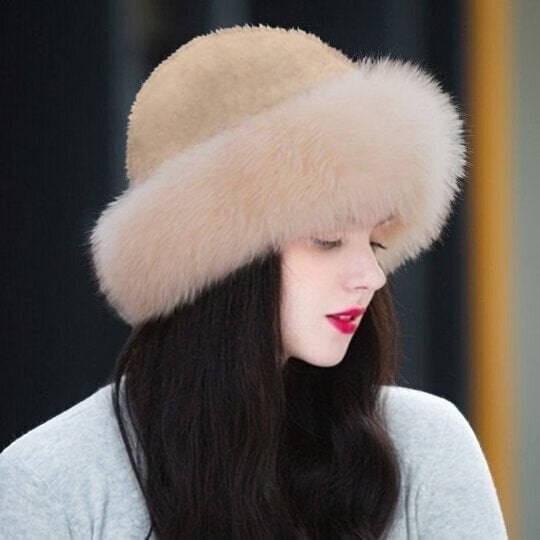 Olwen - Chapeau d'hiver en fausse fourrure duveteuse