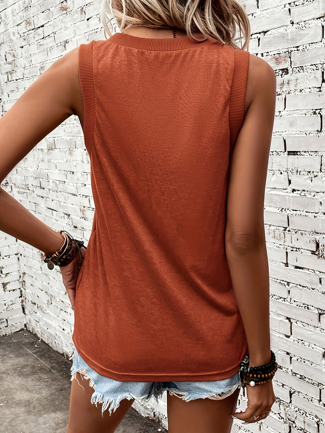 Megan - T-shirt doux au toucher à encolure cœur