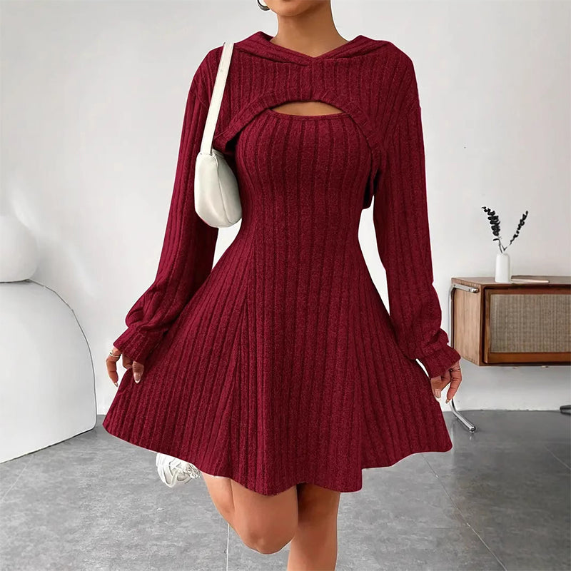 Mirellia - Robe mini en maille à découpes et à capuche