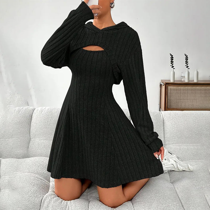 Mirellia - Robe mini en maille à découpes et à capuche