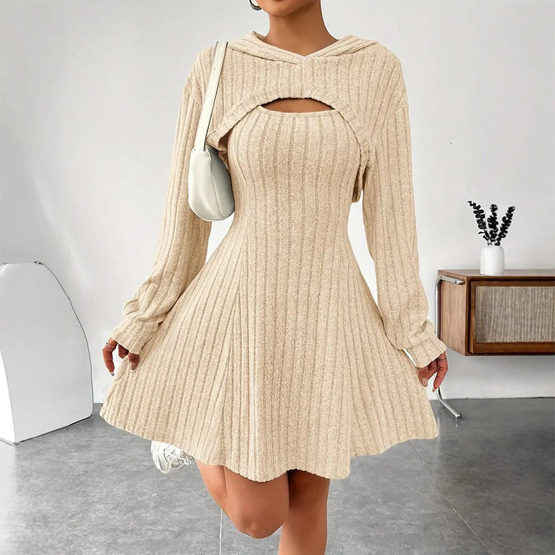 Mirellia - Robe mini en maille à découpes et à capuche
