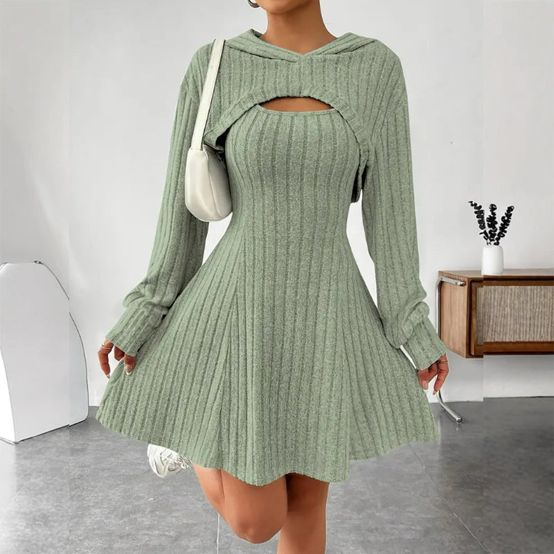 Mirellia - Robe mini en maille à découpes et à capuche