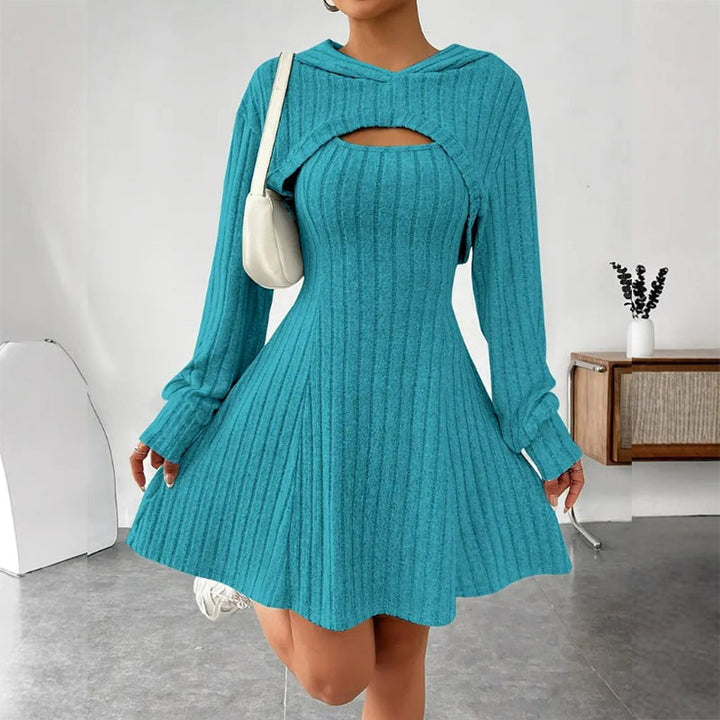 Mirellia - Robe mini en maille à découpes et à capuche