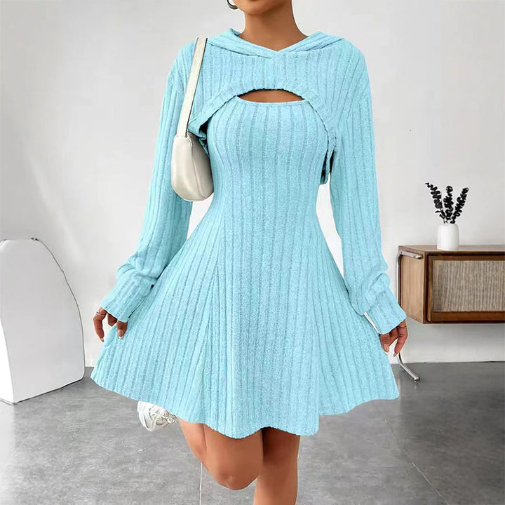 Mirellia - Robe mini en maille à découpes et à capuche