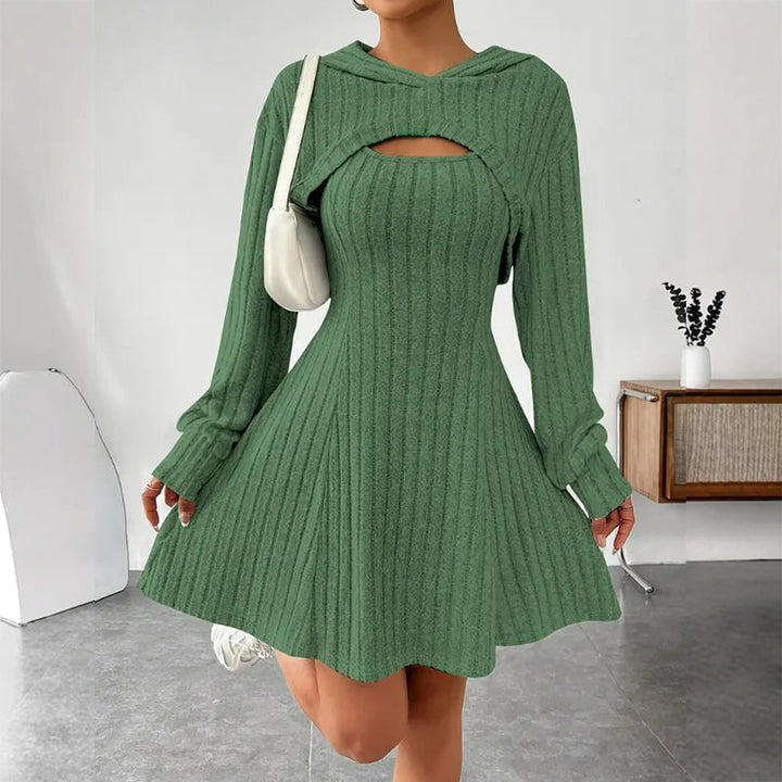 Mirellia - Robe mini en maille à découpes et à capuche